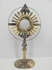 Museale Kirchenmonstranz aus